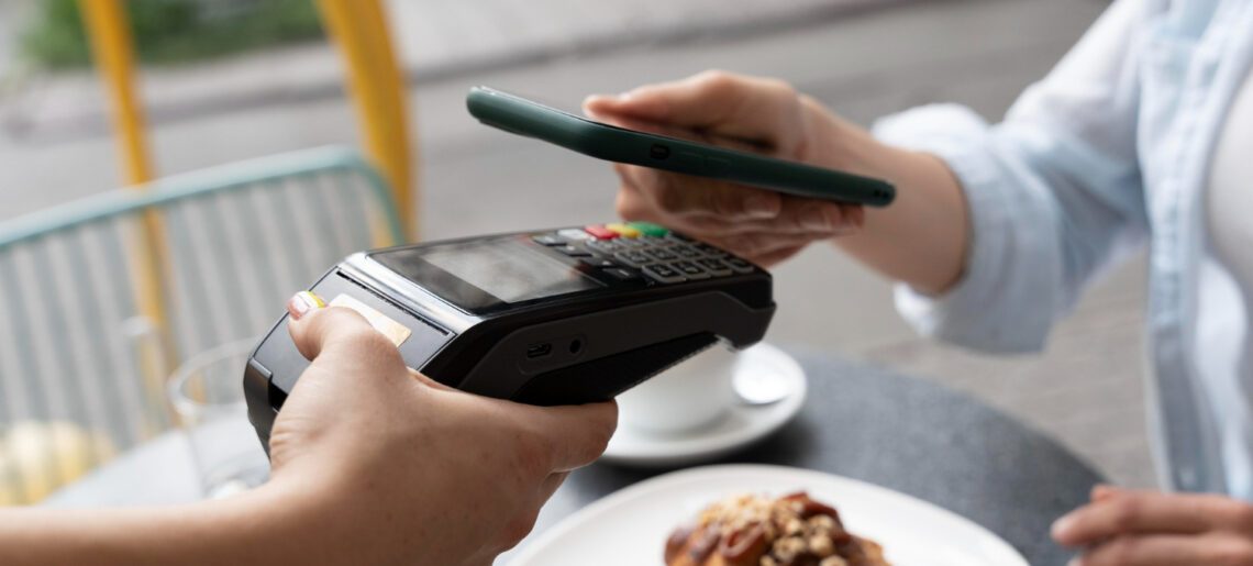 Como efetuar pagamentos por aproximação com o celular